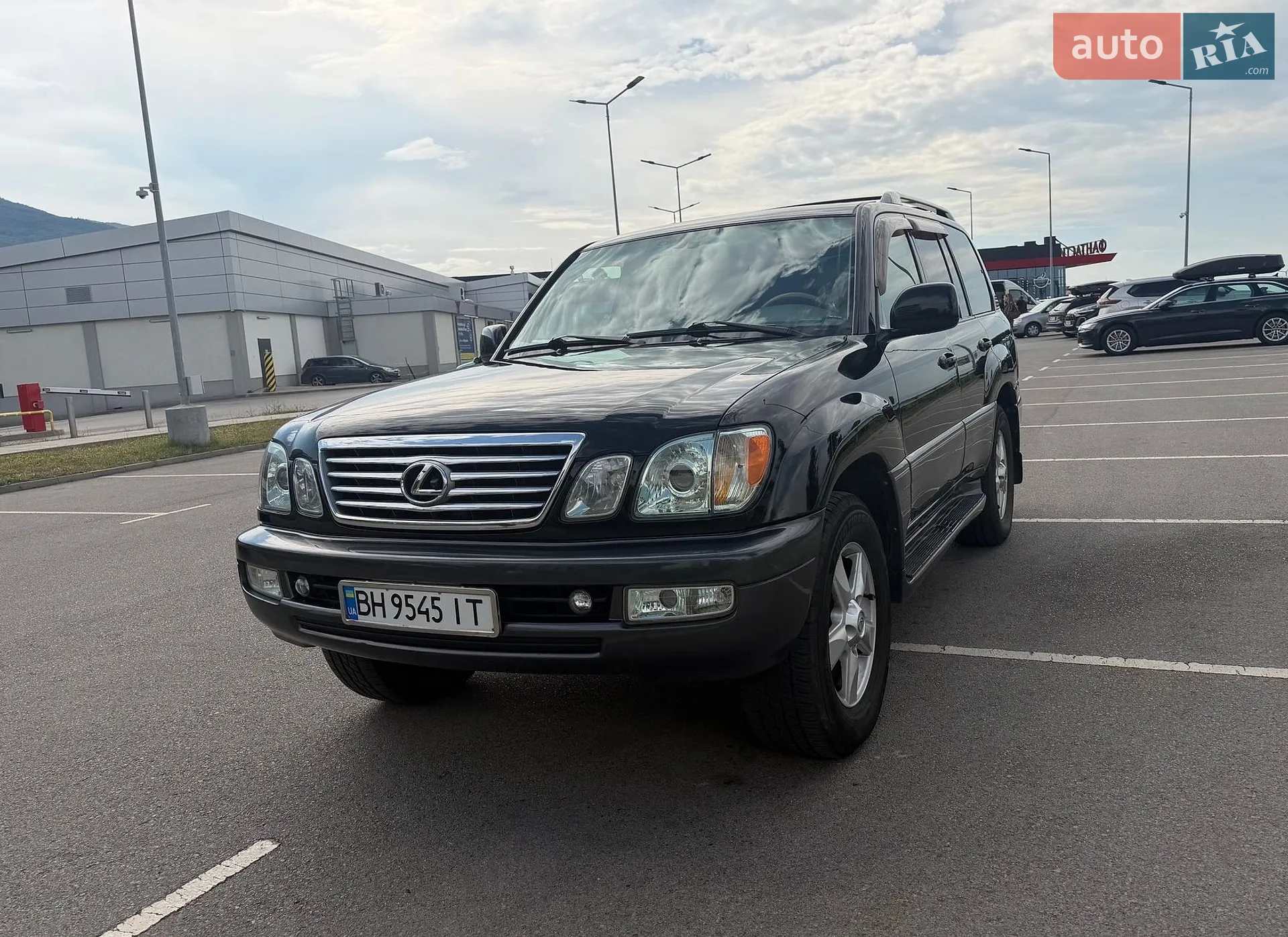 Lexus LX, 2004