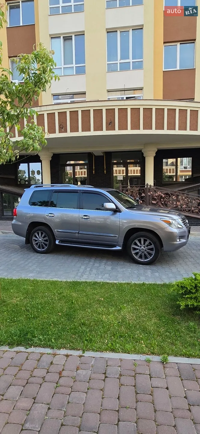 Lexus LX, 2008