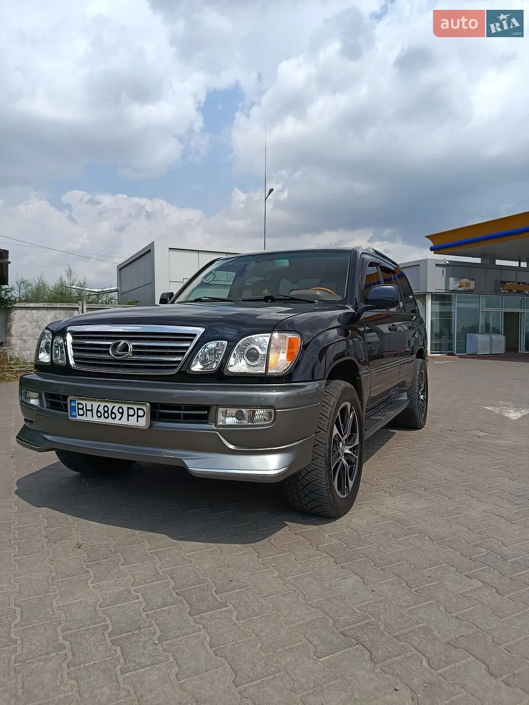Lexus LX, 2004