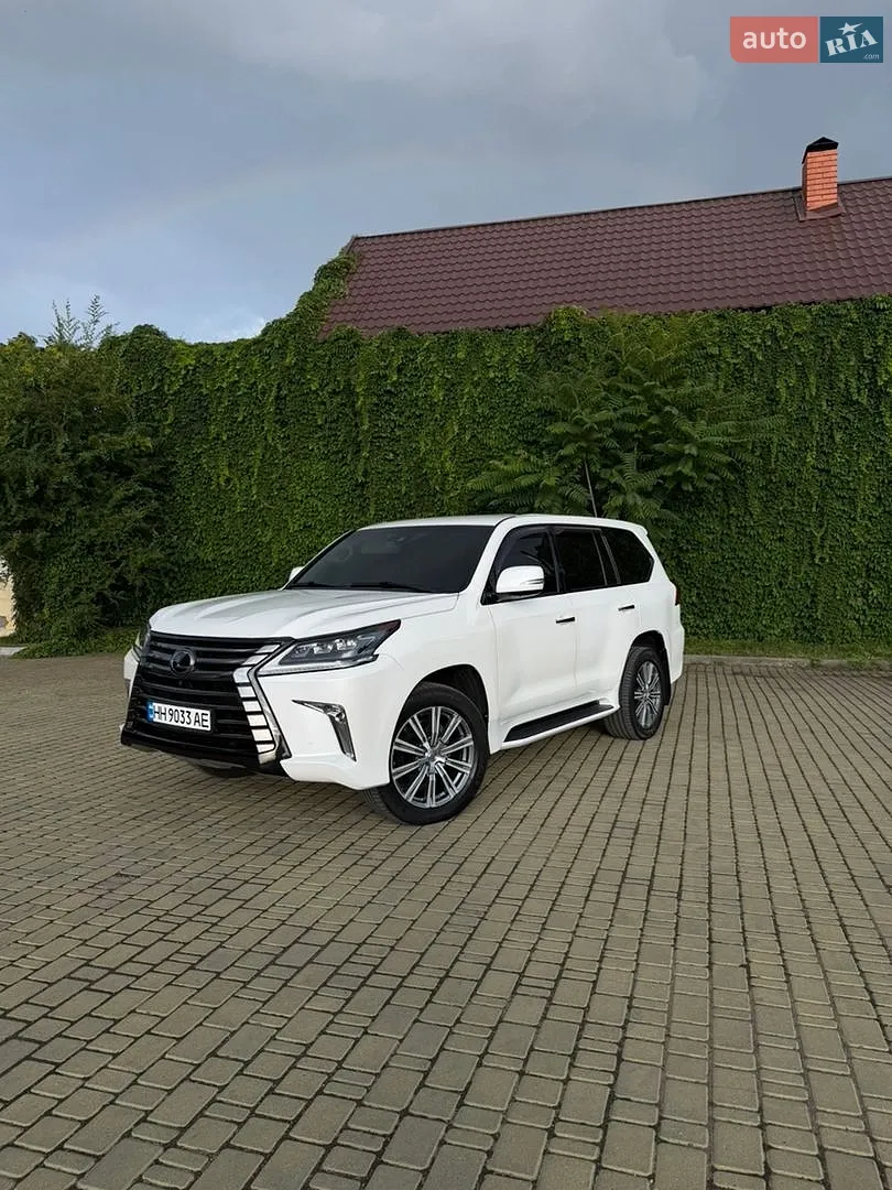 Lexus LX, 2015