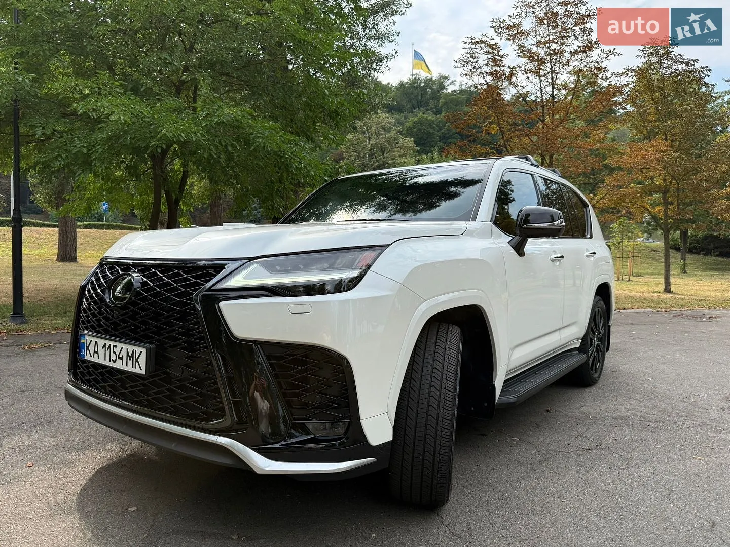 Lexus LX, 2022