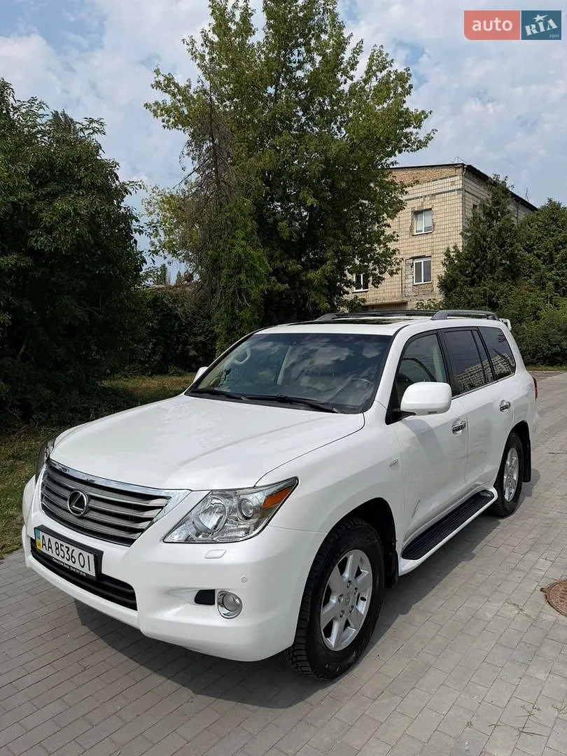 Lexus LX, 2008