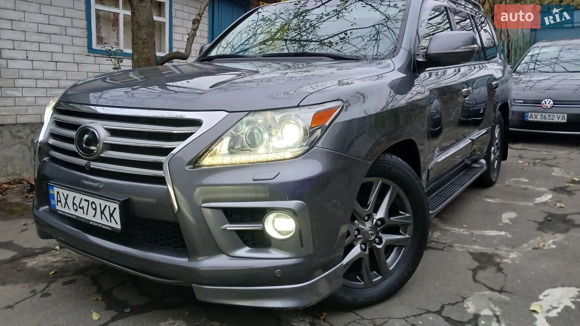 Lexus LX, 2013