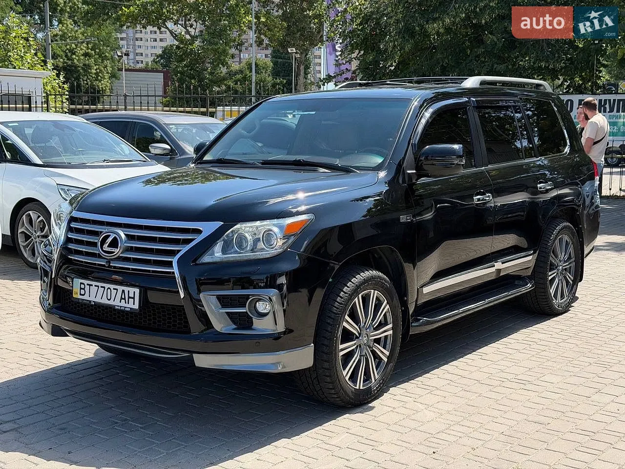 Lexus LX, 2010