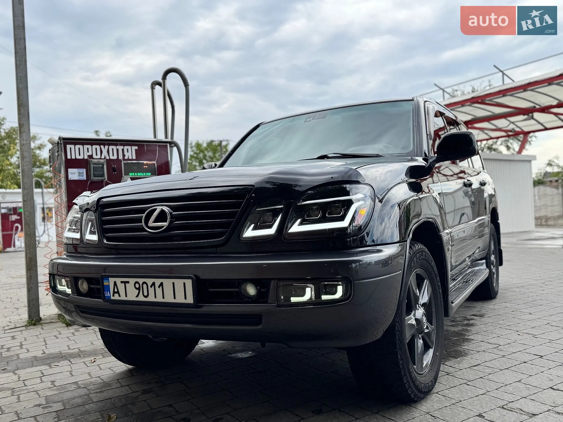 Lexus LX, 2004