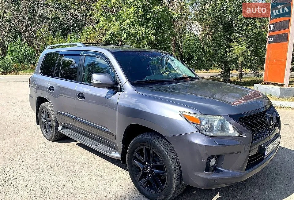 Lexus LX, 2012