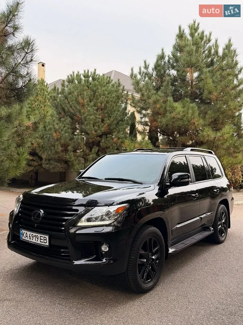 Lexus LX, 2015