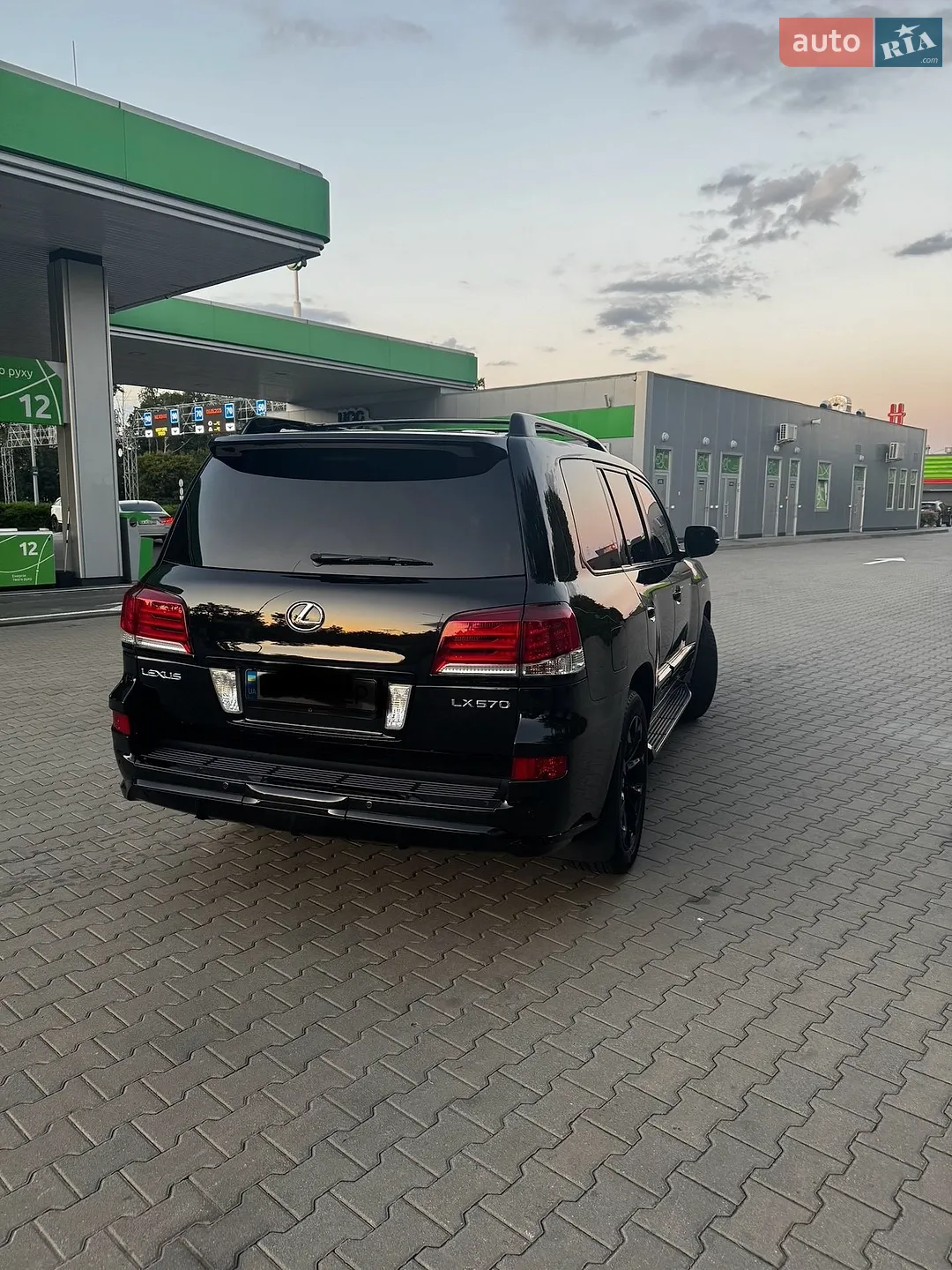 Lexus LX, 2013