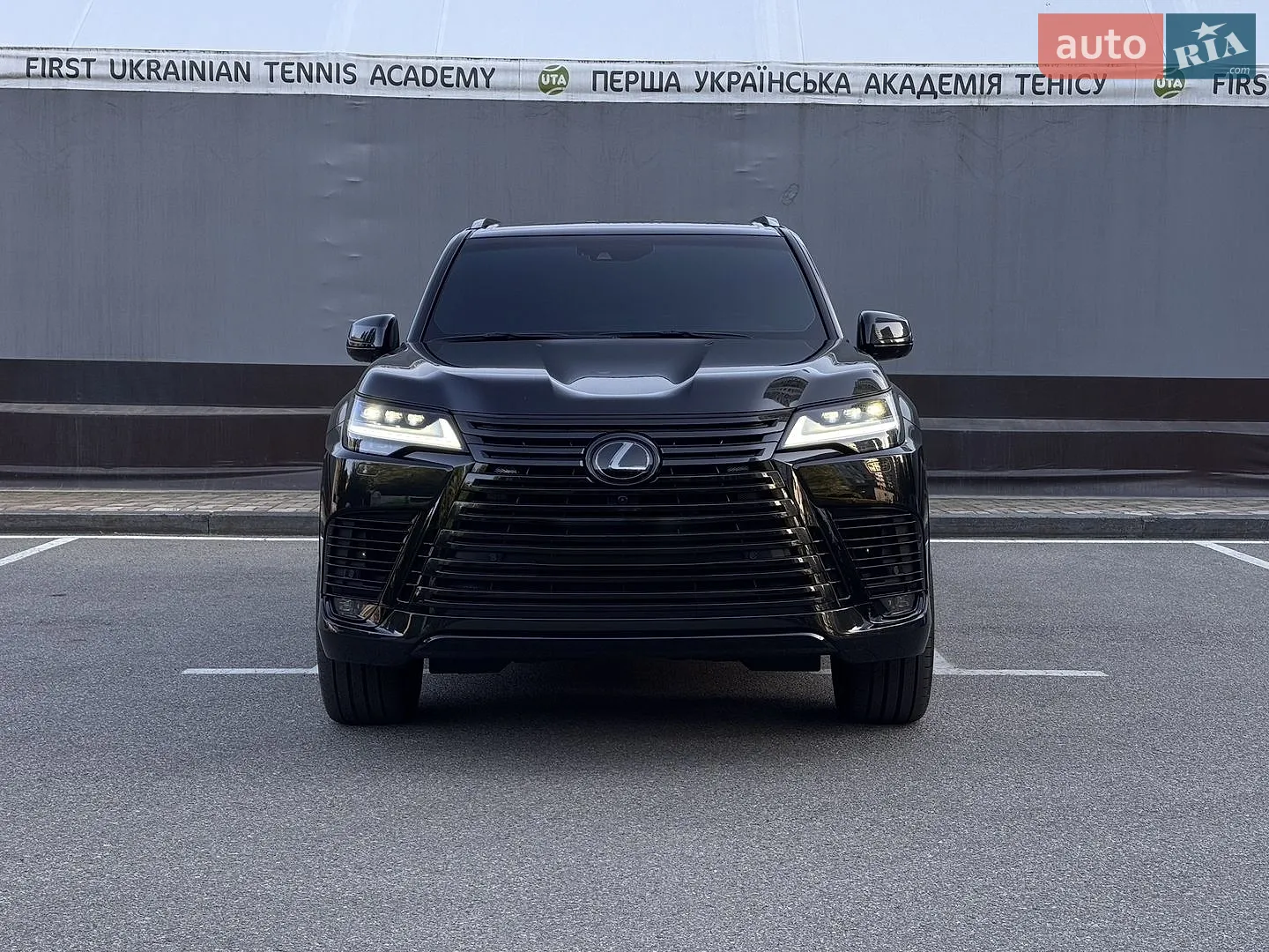 Lexus LX, 2022