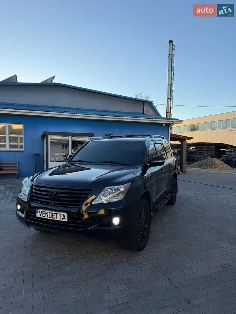 Lexus LX, 2008