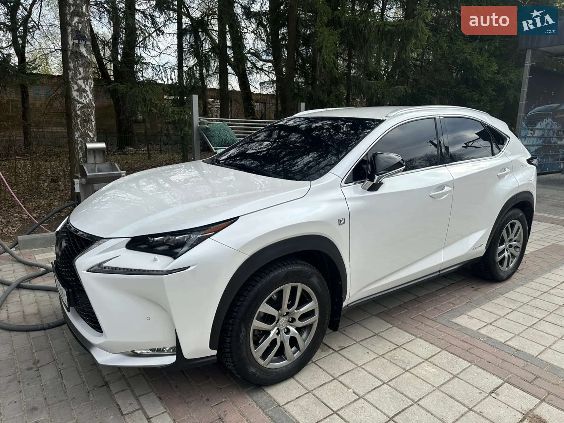 Lexus NX, 2015