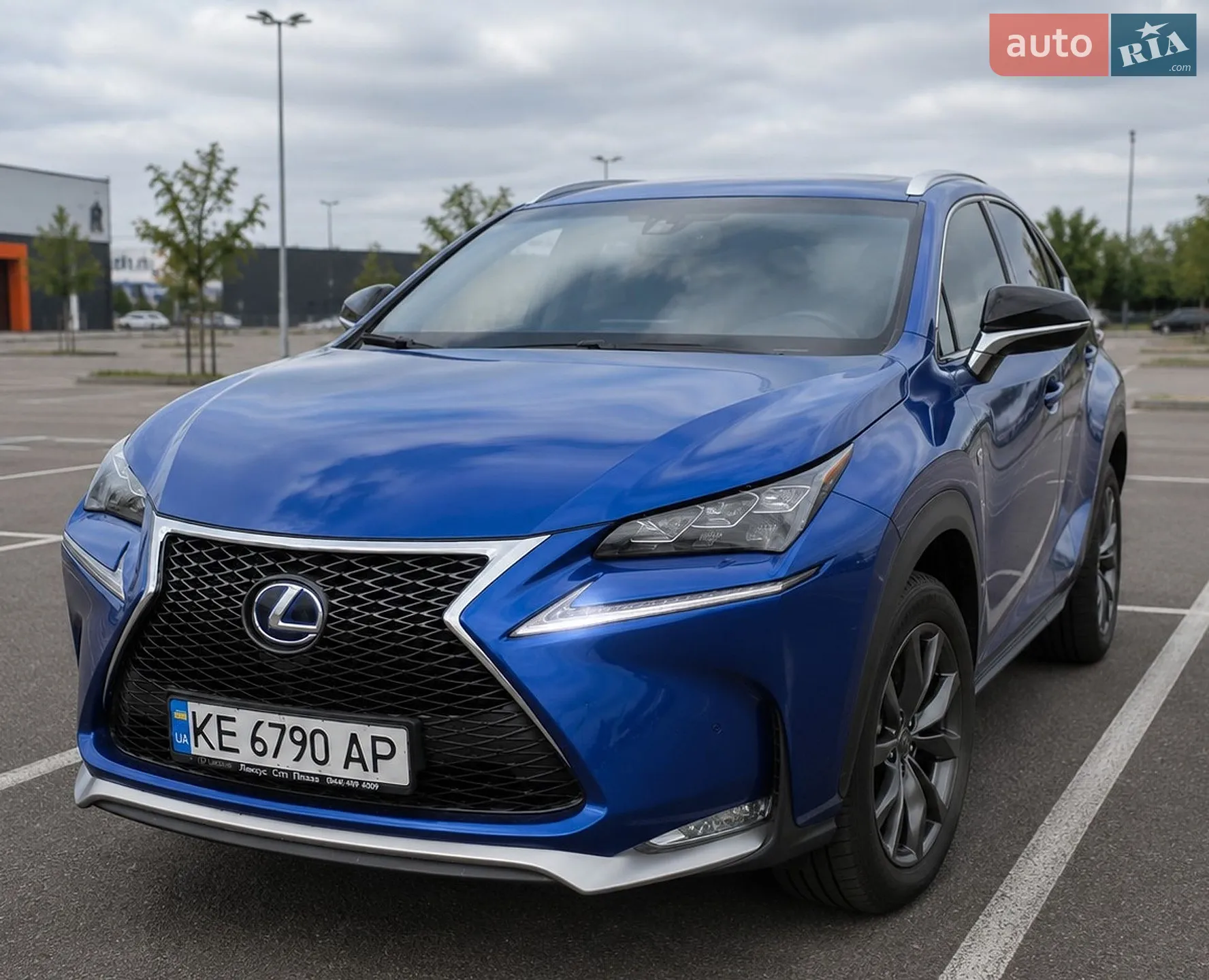 Lexus NX, 2015
