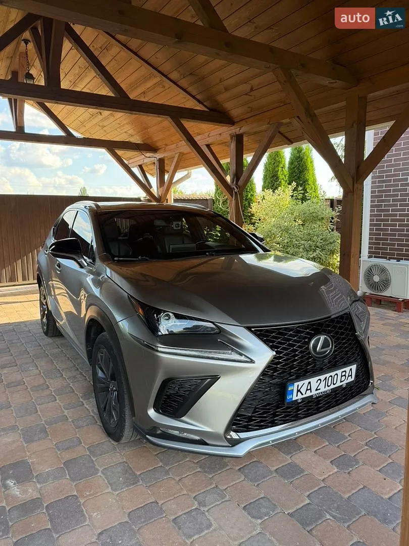 Lexus NX, 2019
