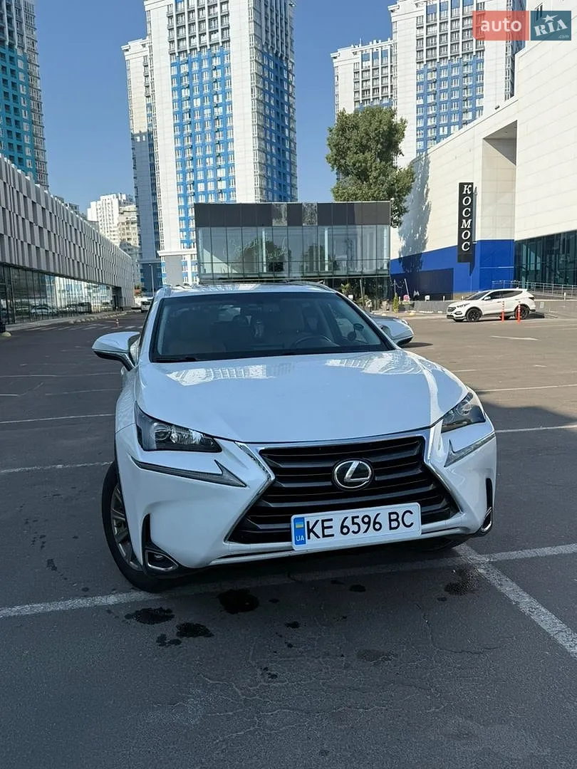 Lexus NX, 2017