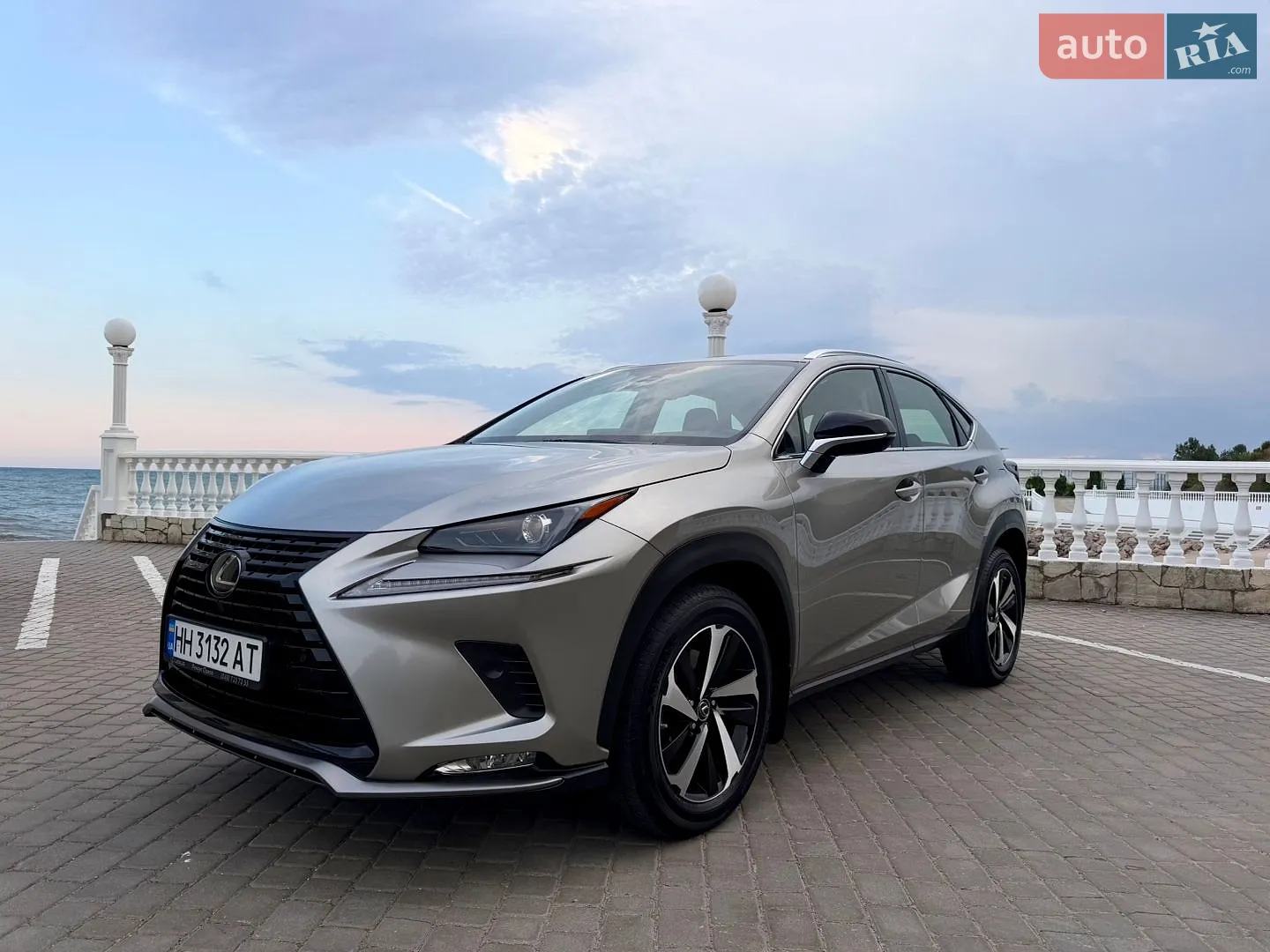 Lexus NX, 2020