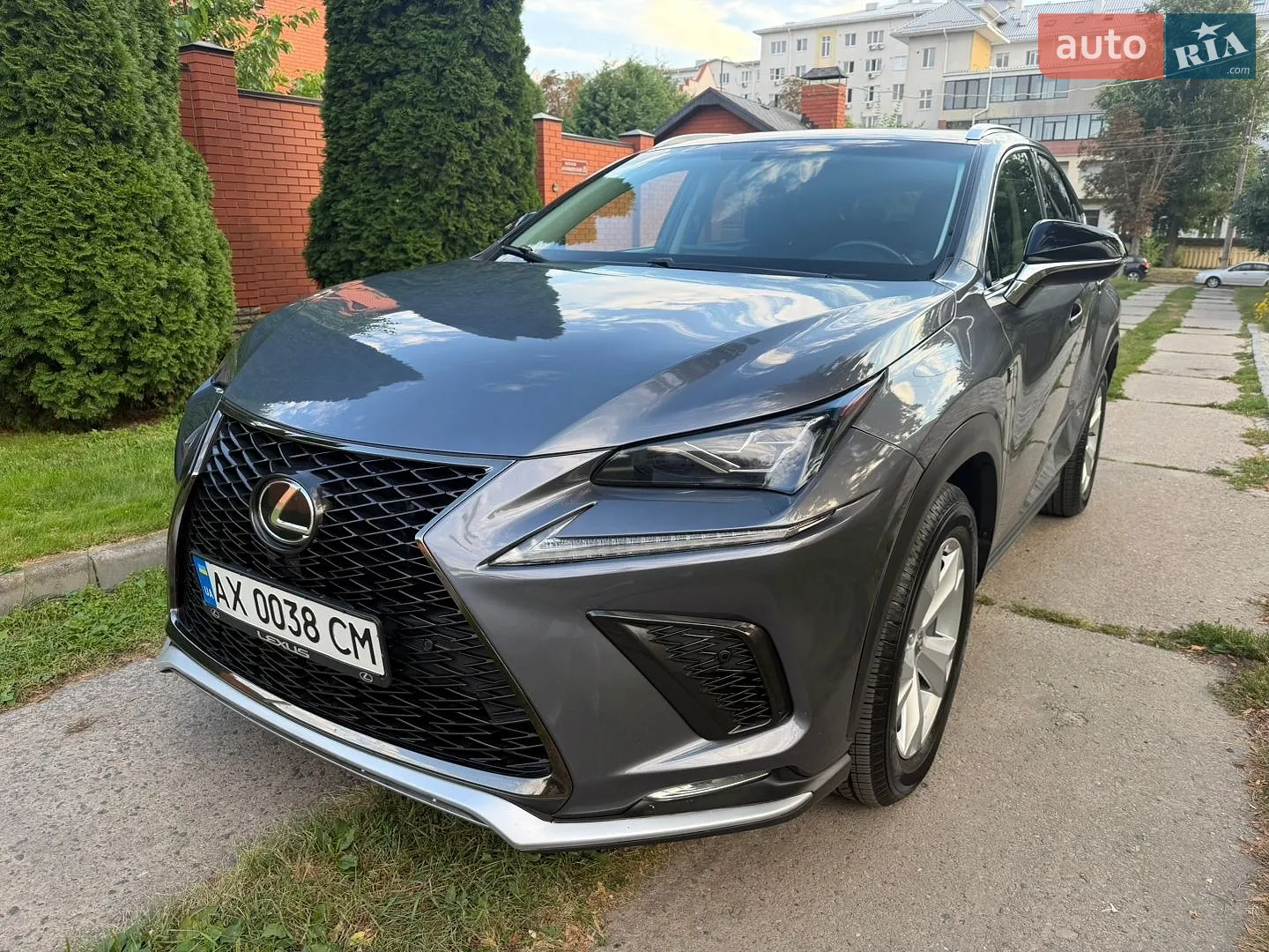 Lexus NX, 2017