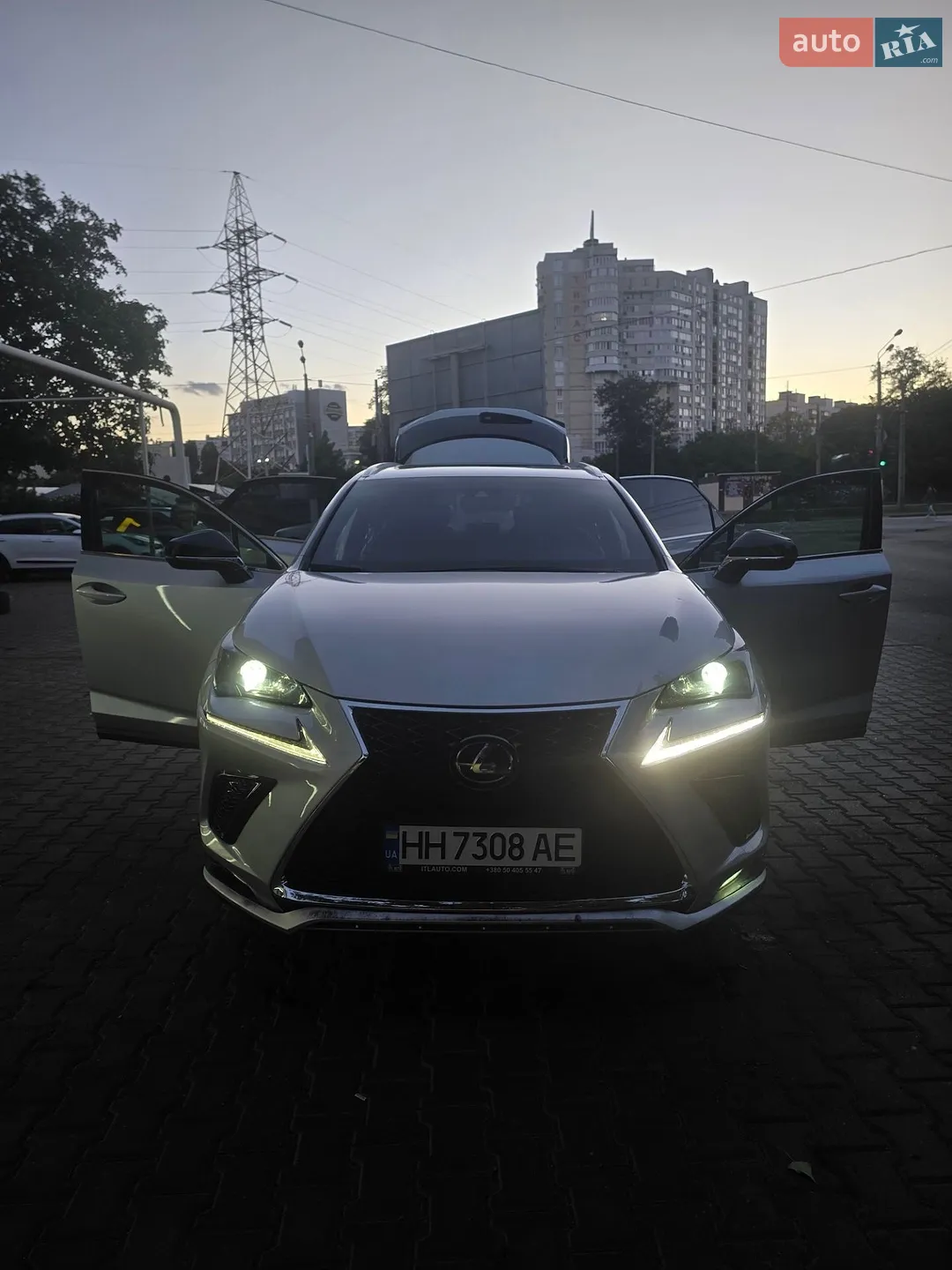 Lexus NX, 2018