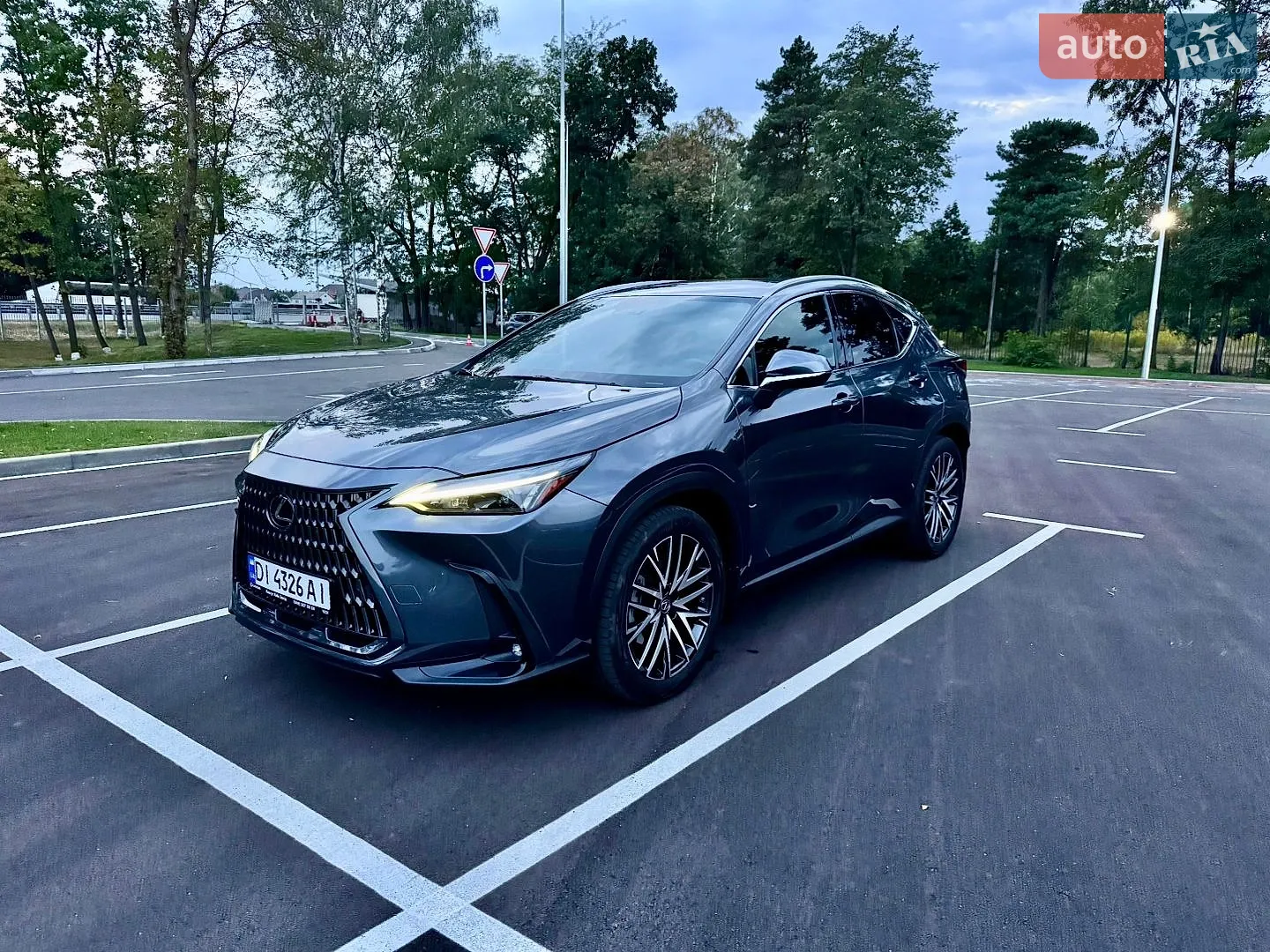 Lexus NX, 2022