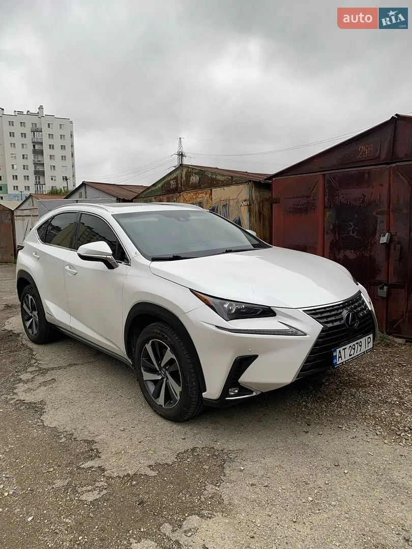 Lexus NX, 2019
