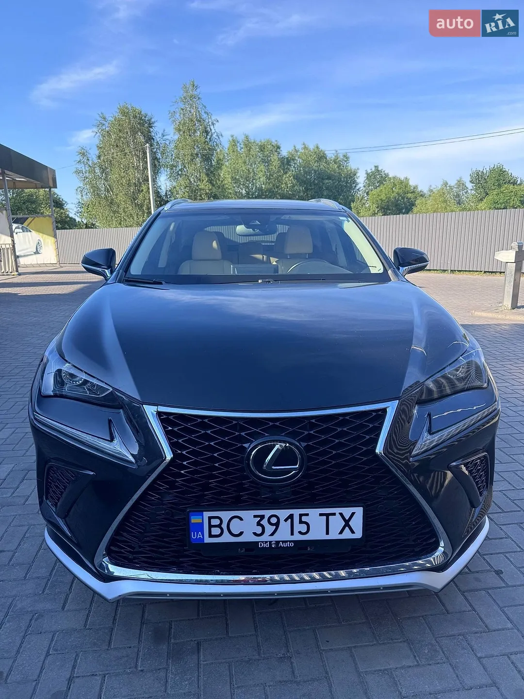 Lexus NX, 2017