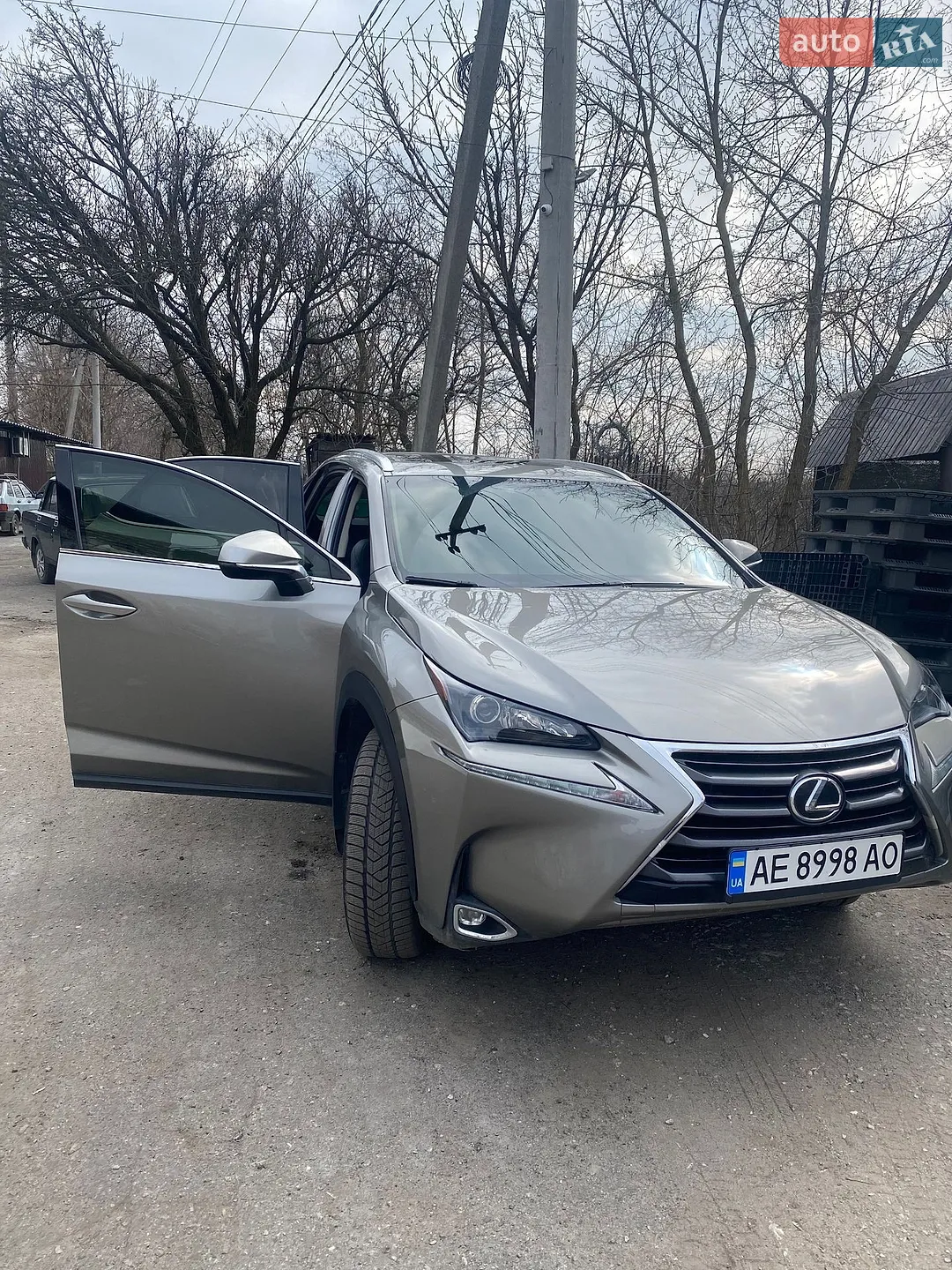Lexus NX, 2016