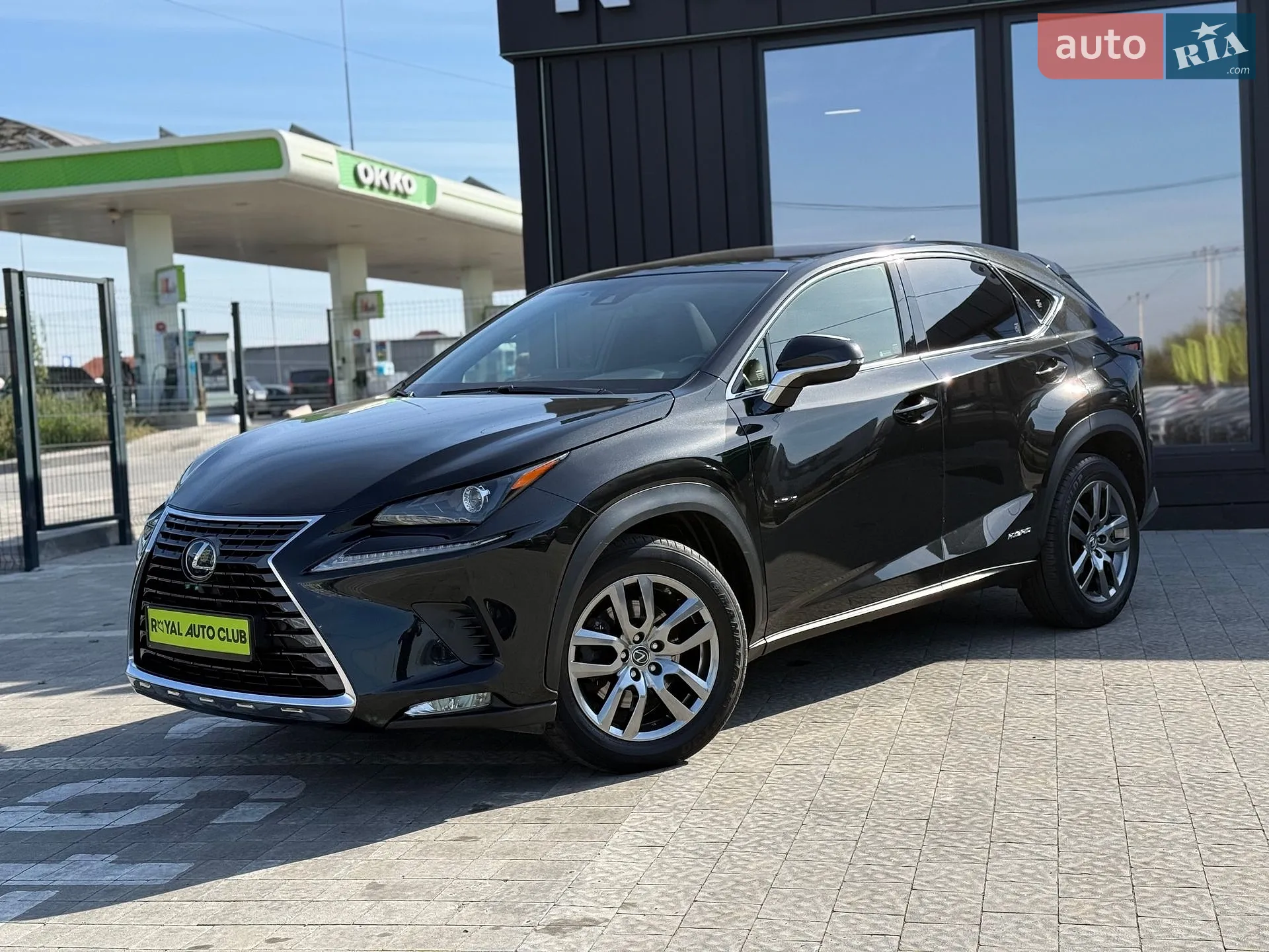 Lexus NX, 2021