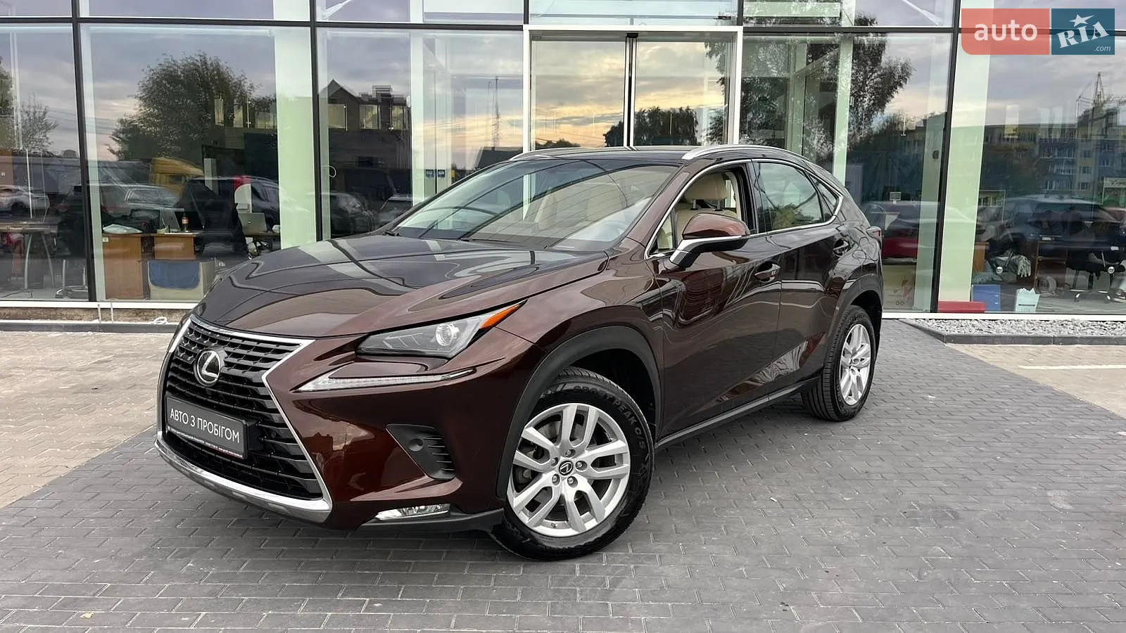 Lexus NX, 2017