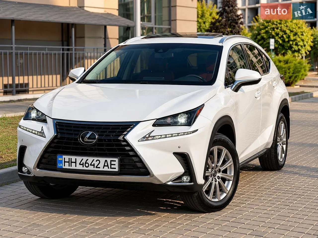 Lexus NX, 2021
