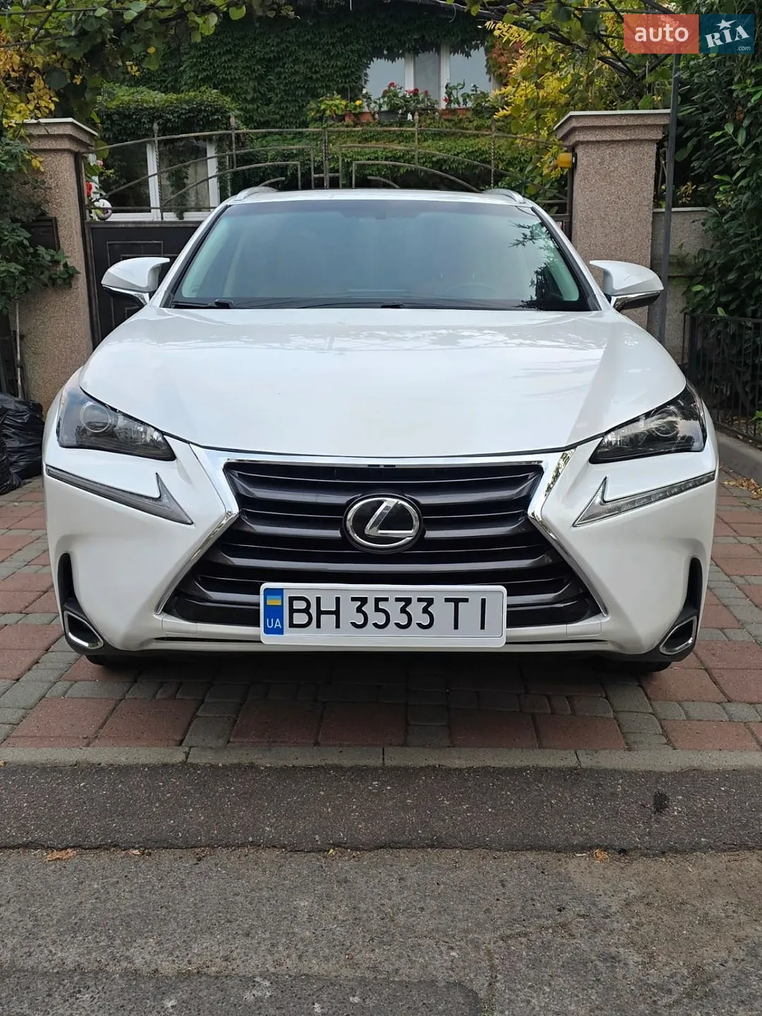 Lexus NX, 2017