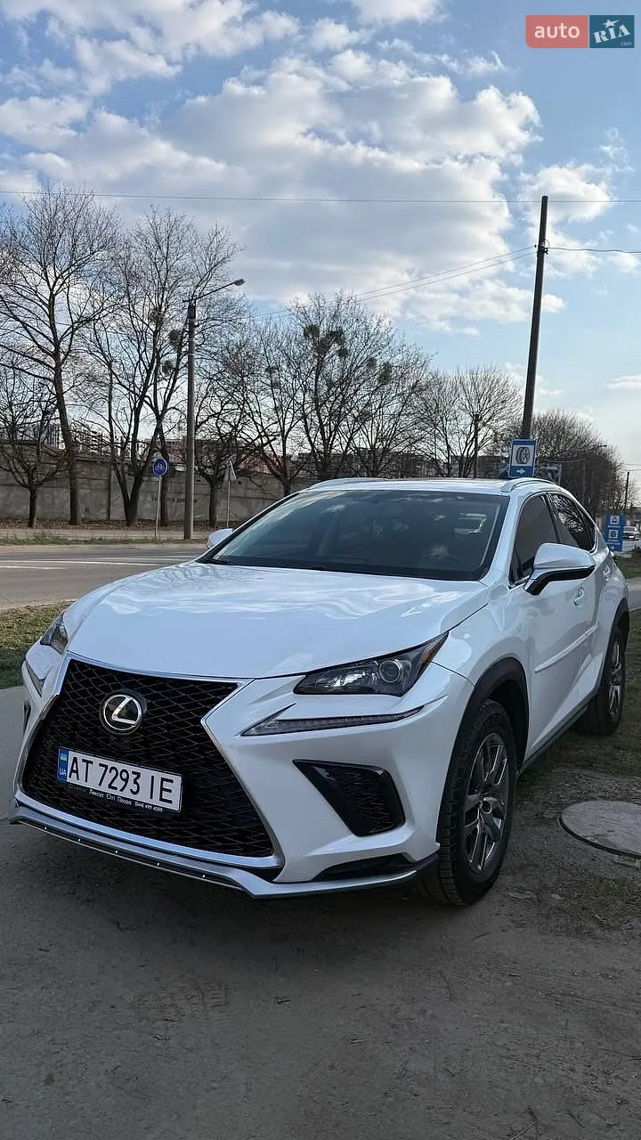 Lexus NX, 2016