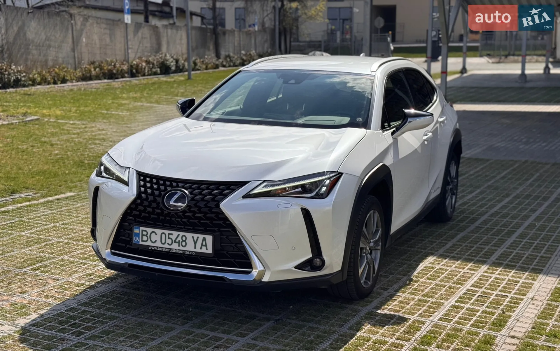Lexus UX, 2021
