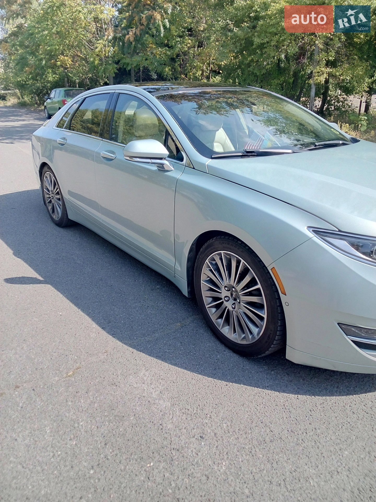 Lincoln MKZ, 2013