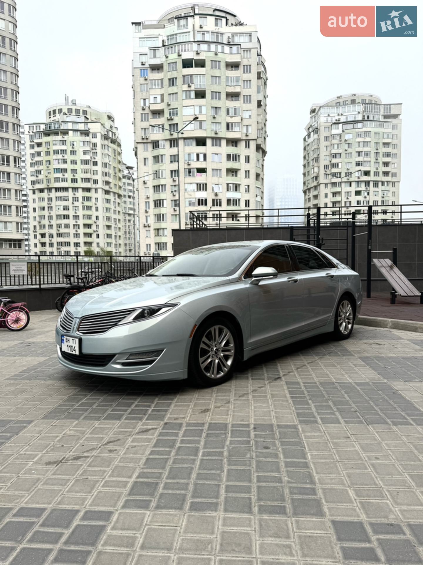 Lincoln MKZ, 2014