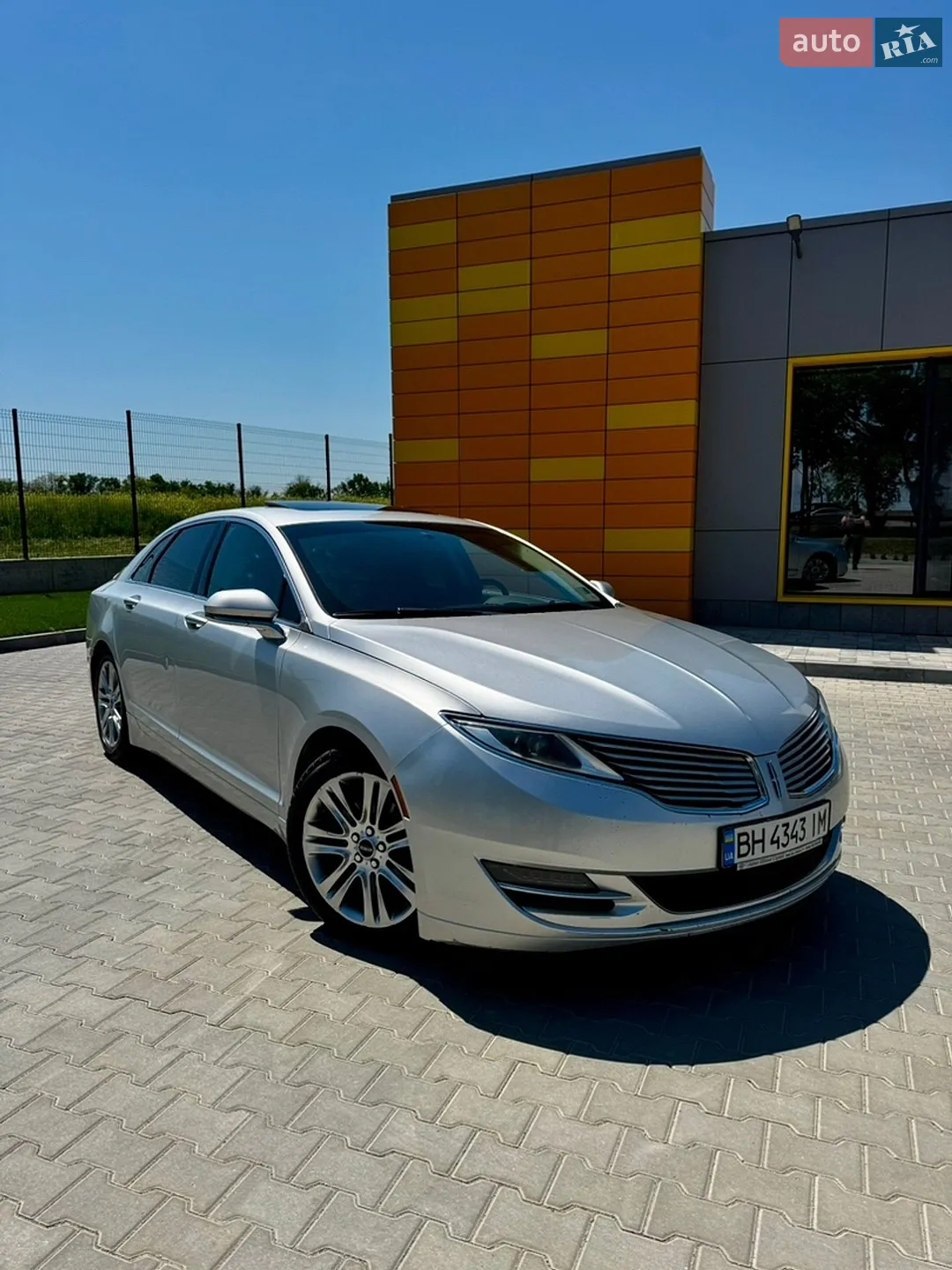 Lincoln MKZ, 2014