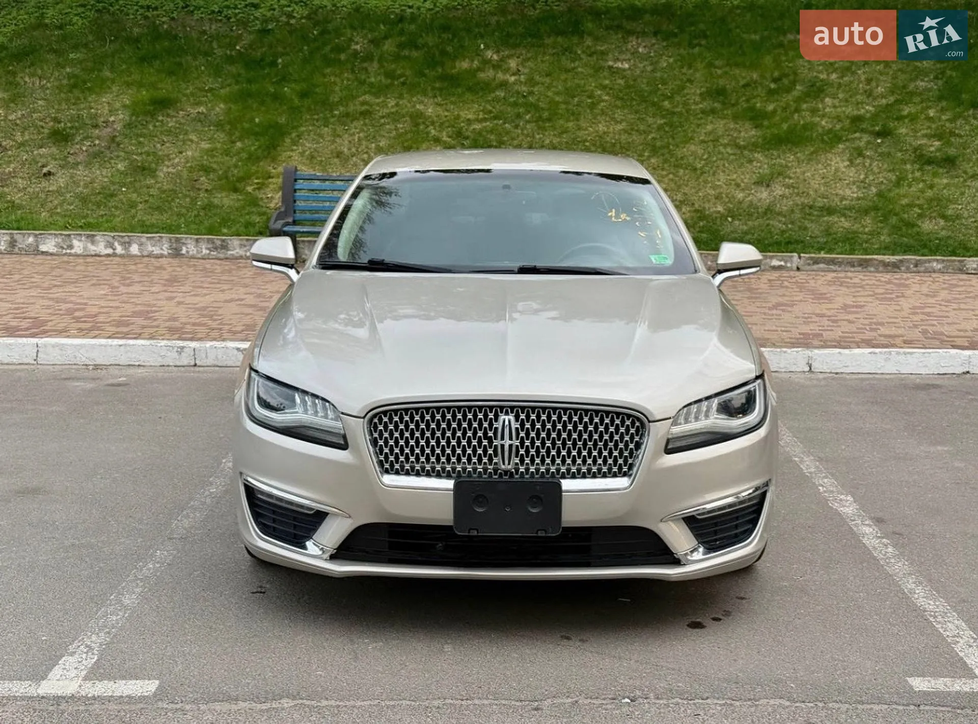 Lincoln MKZ, 2016