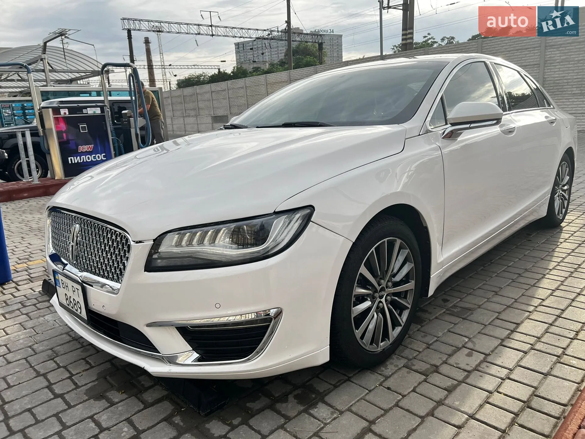 Lincoln MKZ, 2016