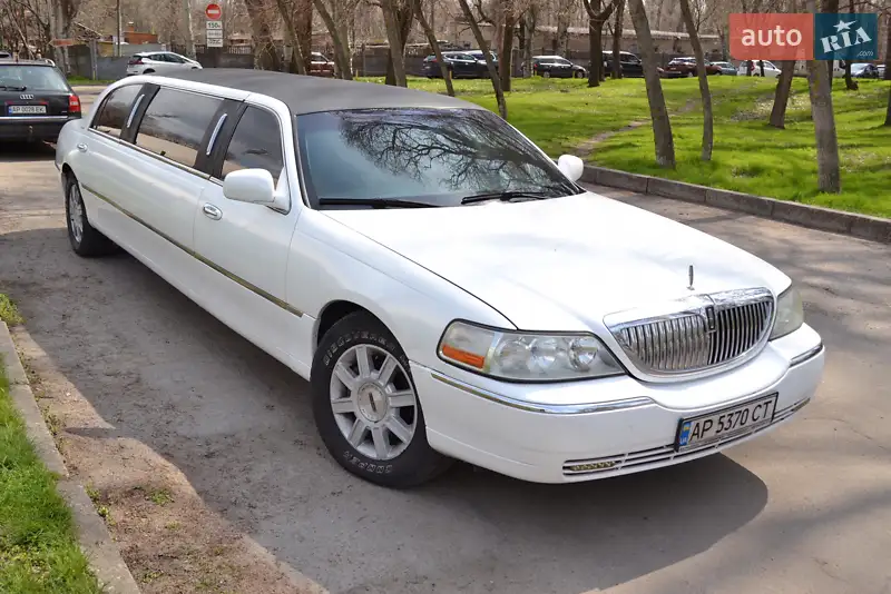 Lincoln Town Car, 2006
