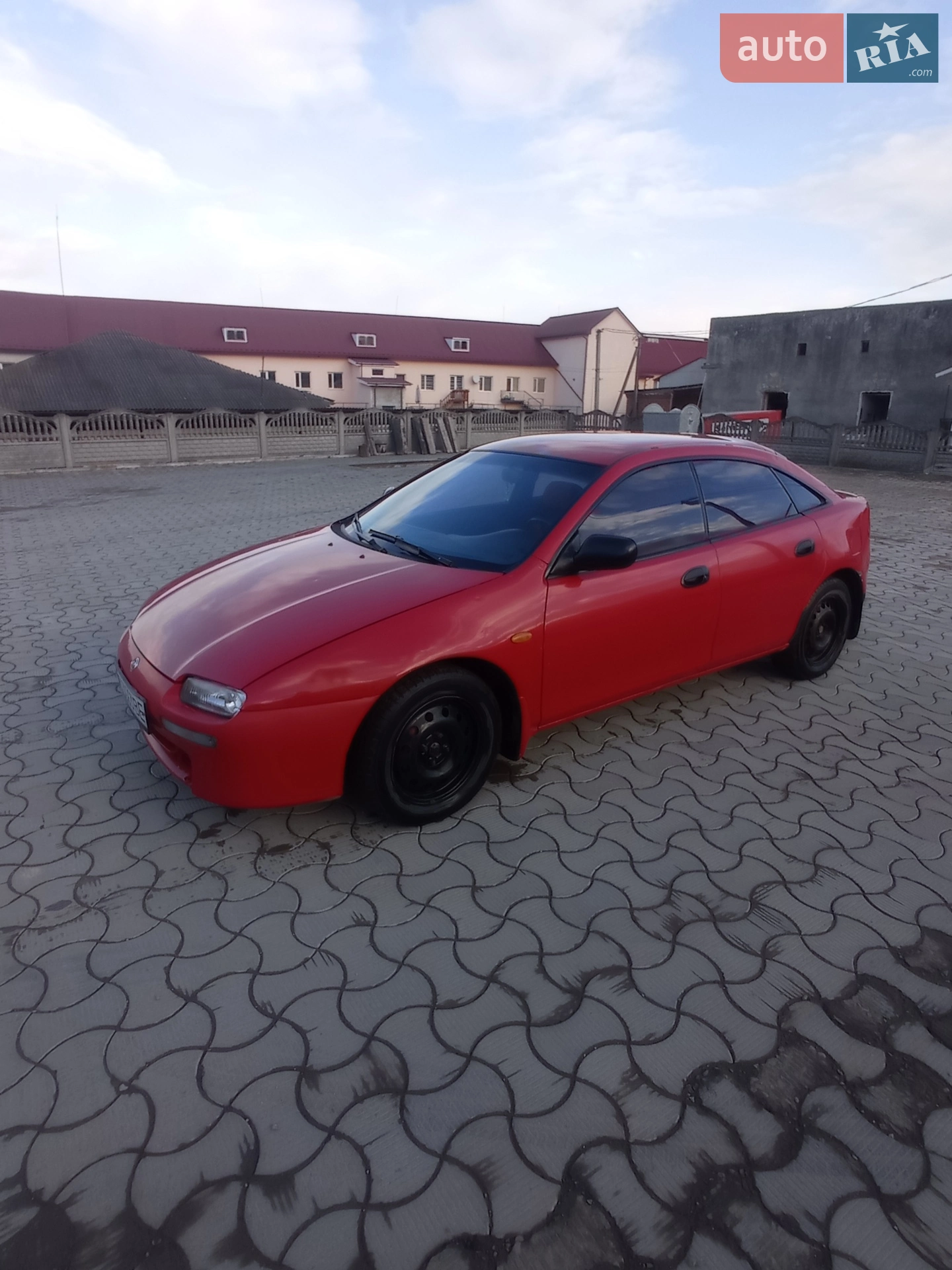 Mazda 323, 1997