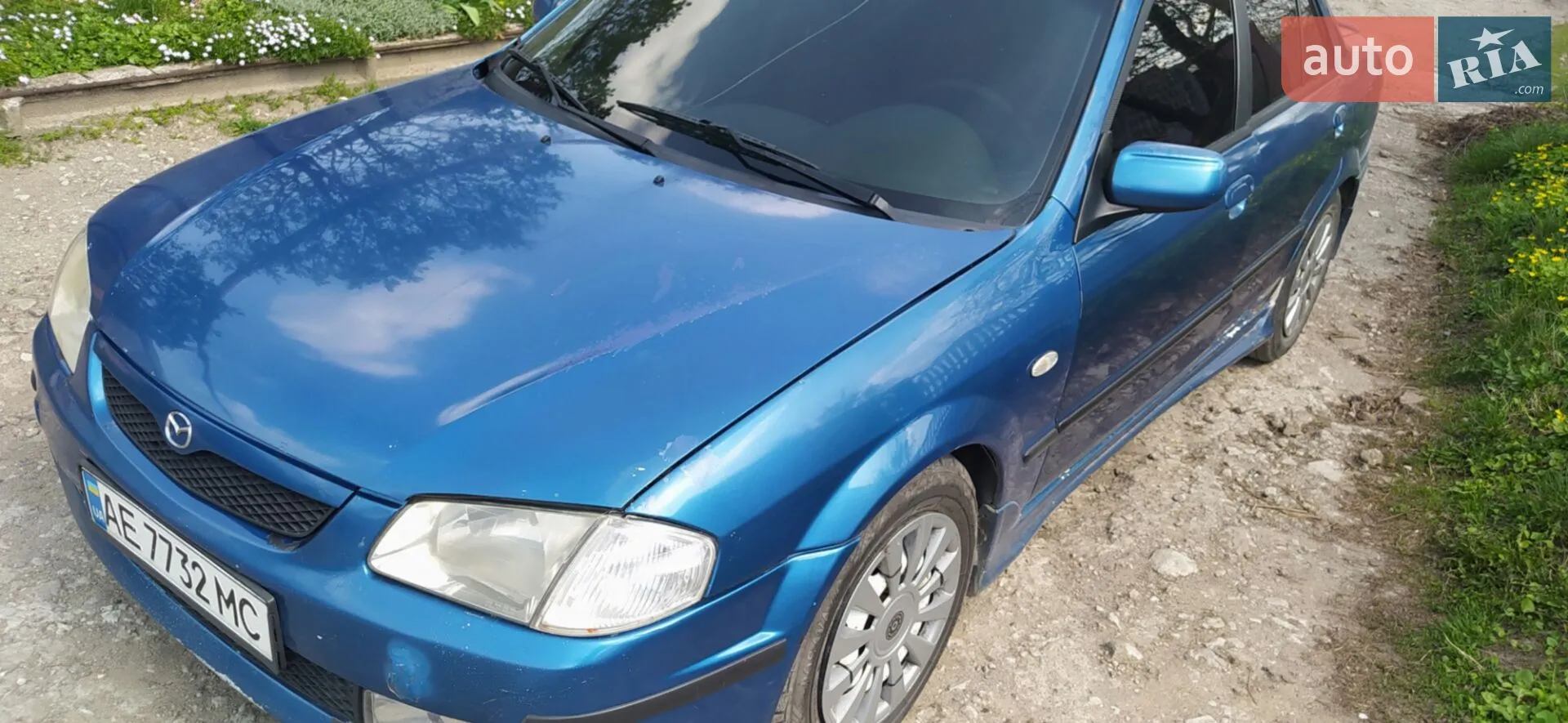 Mazda 323, 1999