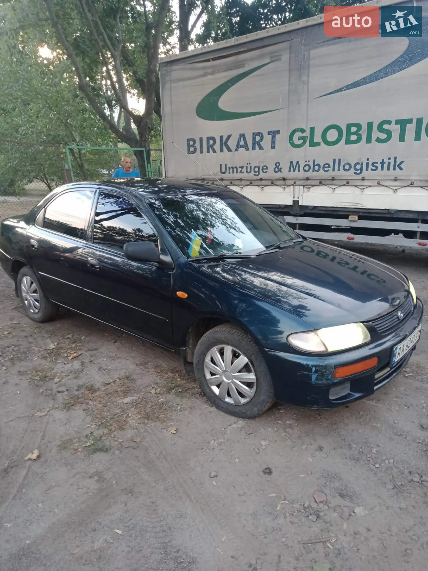 Mazda 323, 1996