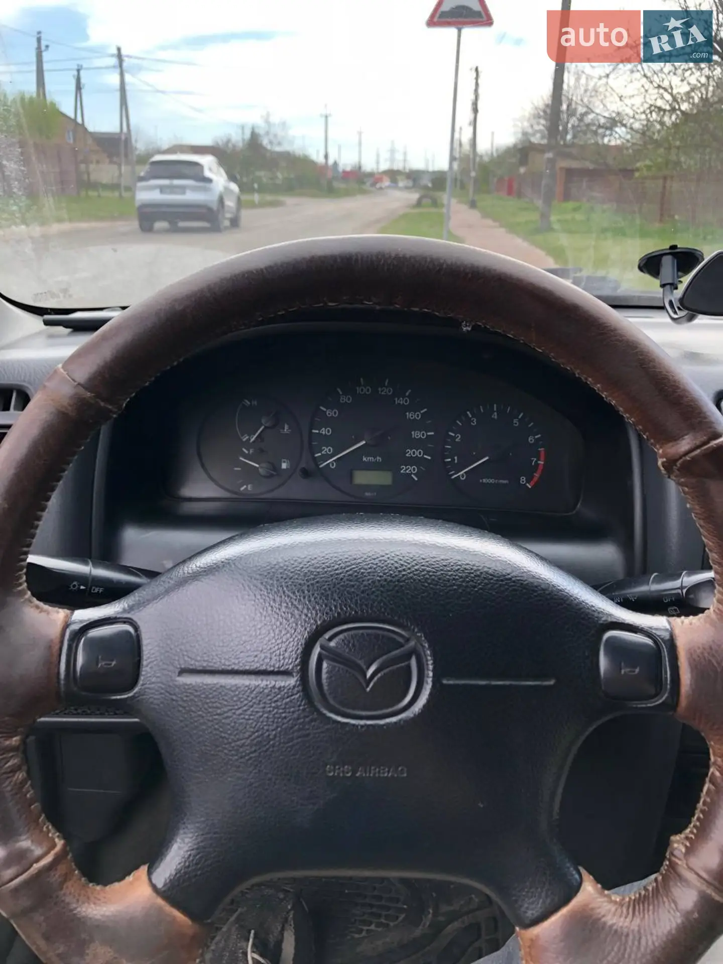 Mazda 323, 1997