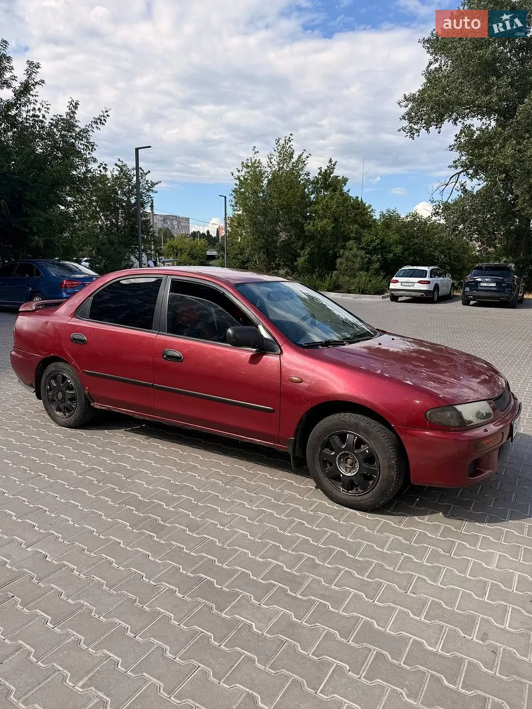 Mazda 323, 1996