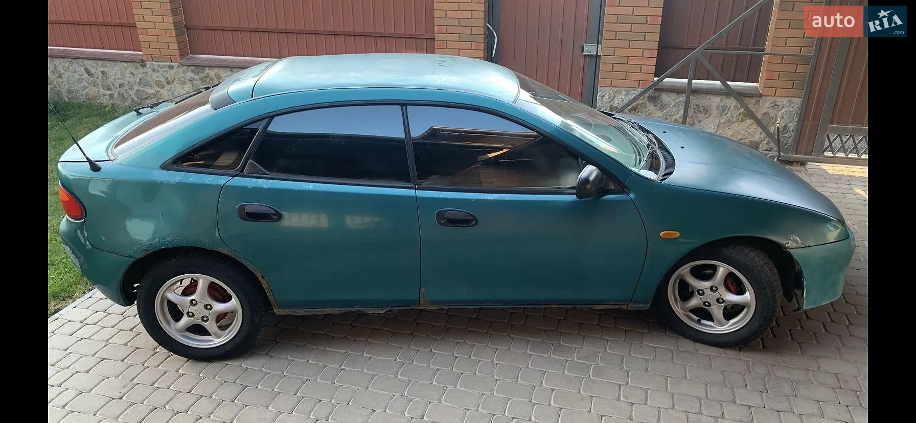 Mazda 323, 1996
