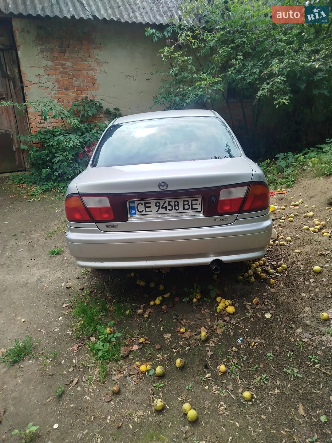 Mazda 323, 1998