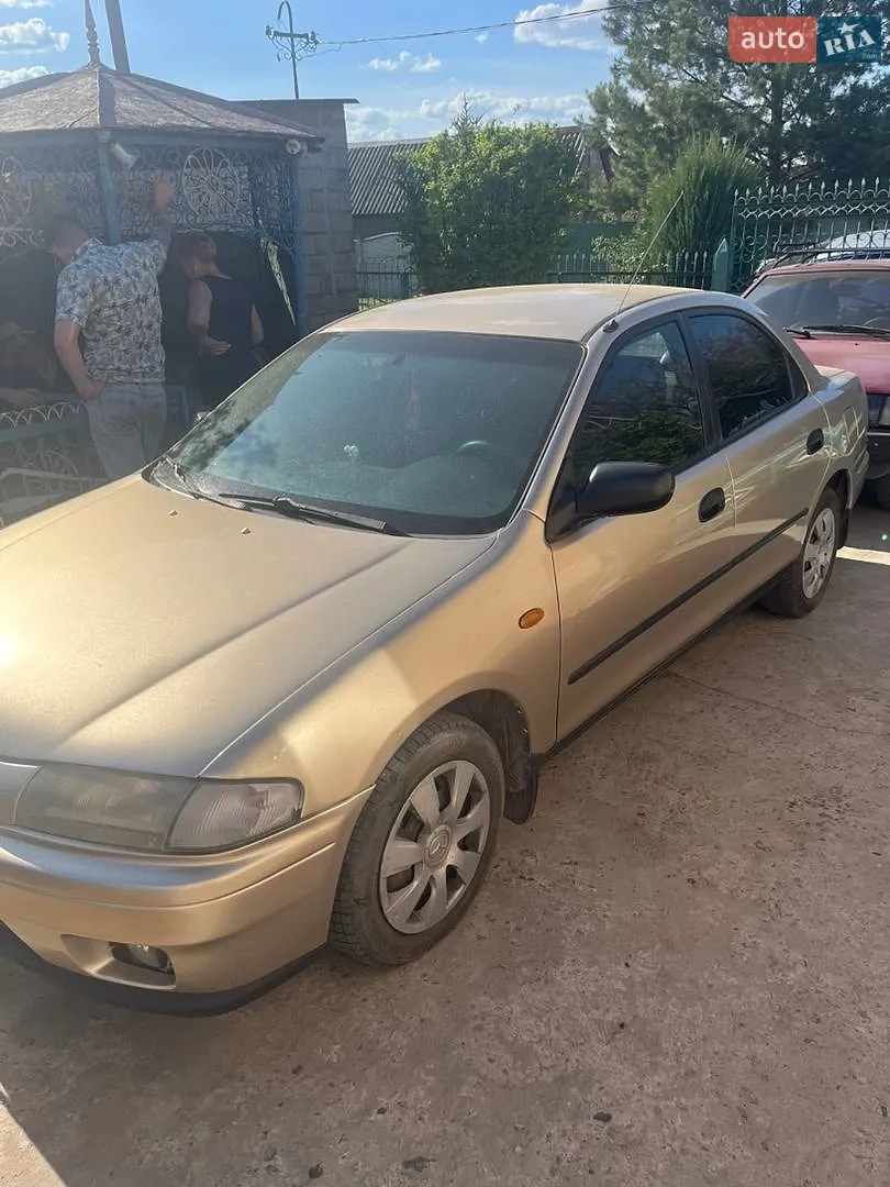 Mazda 323, 1997