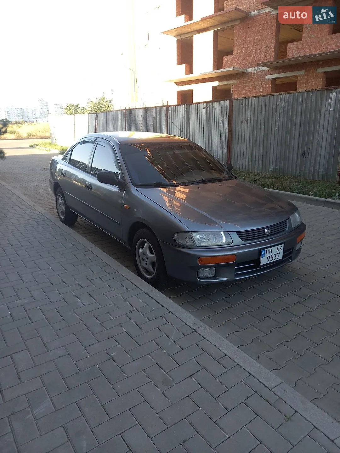 Mazda 323, 1994