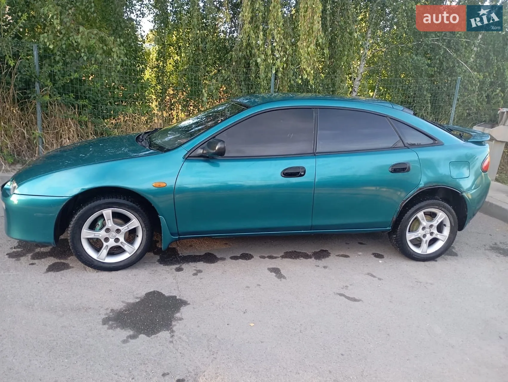 Mazda 323, 1998