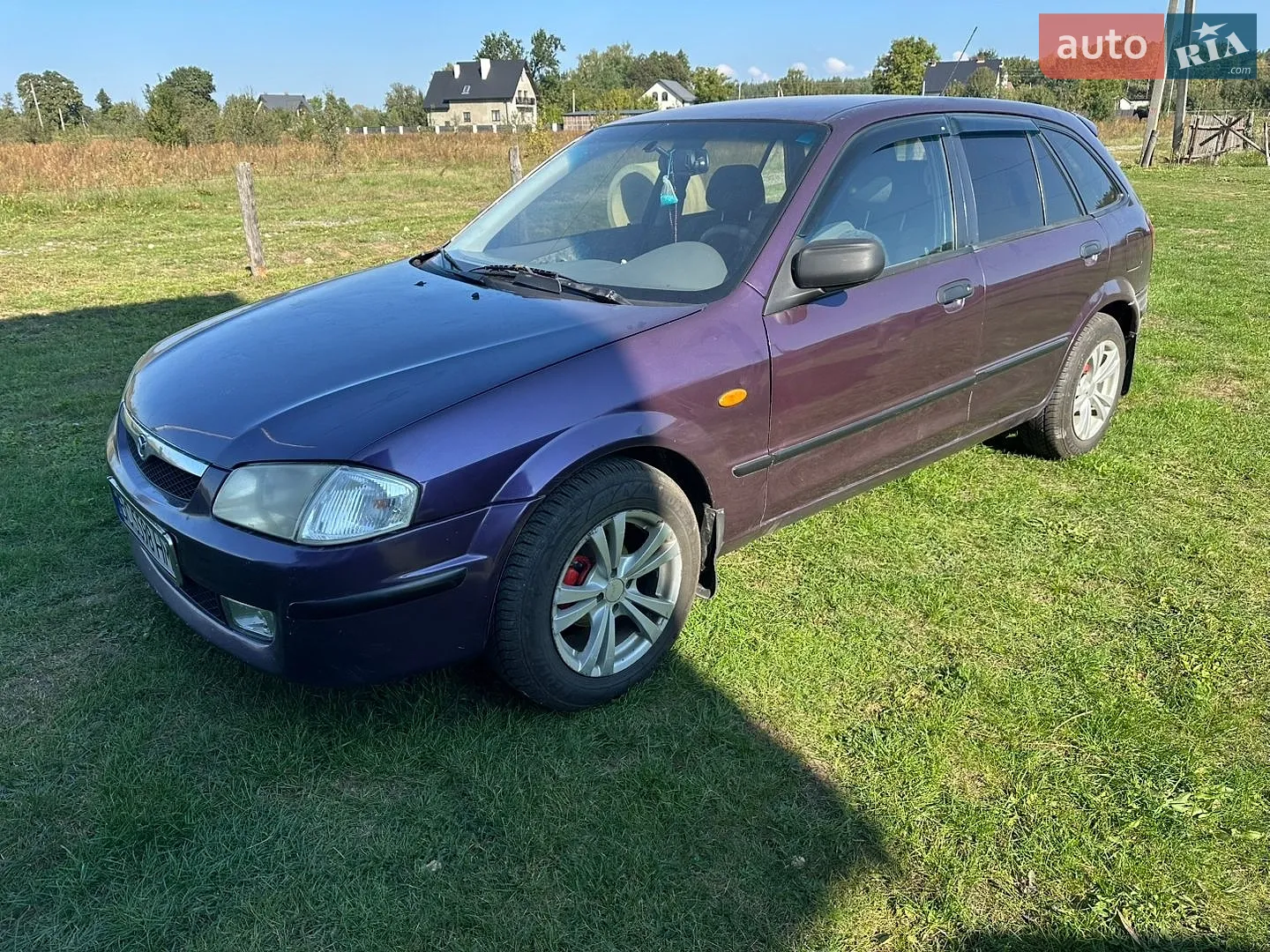 Mazda 323, 1999