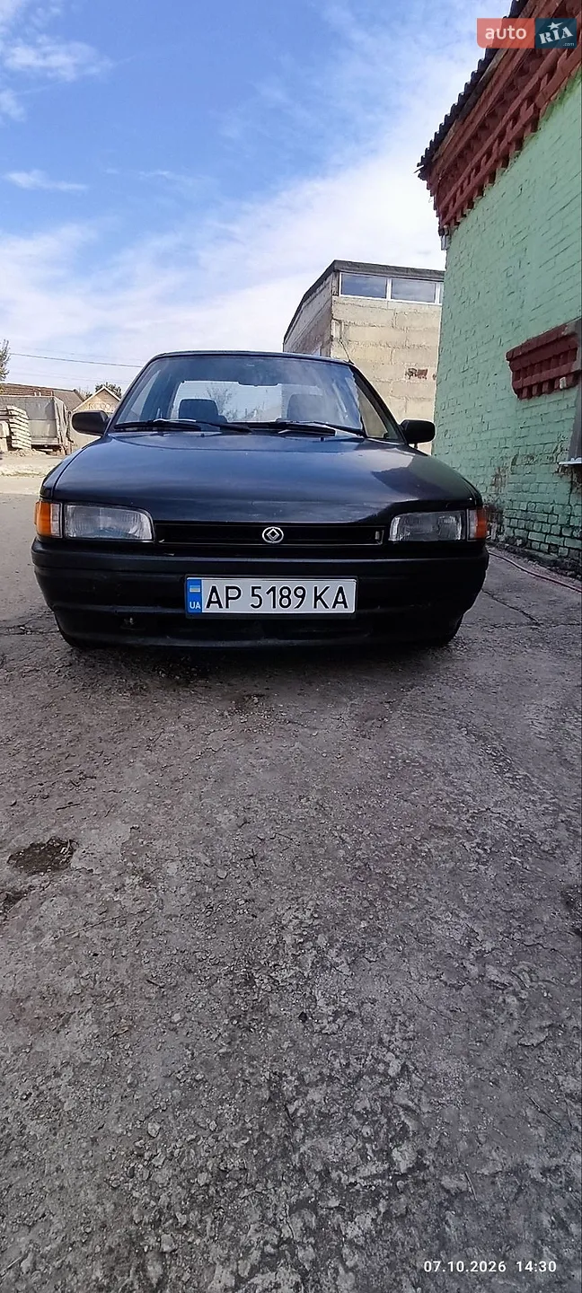 Mazda 323, 1992