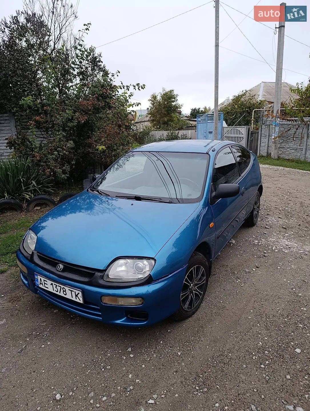 Mazda 323, 1995